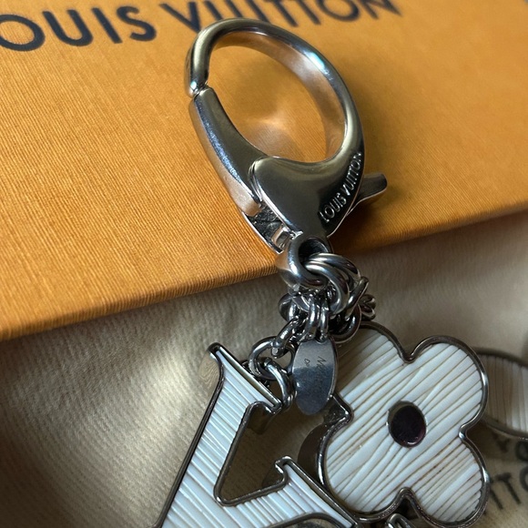 Excellent condition LV Epi bag charm - Picture 4 of 6